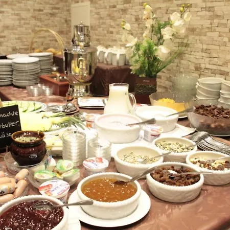 Alte Thorschenke מלון