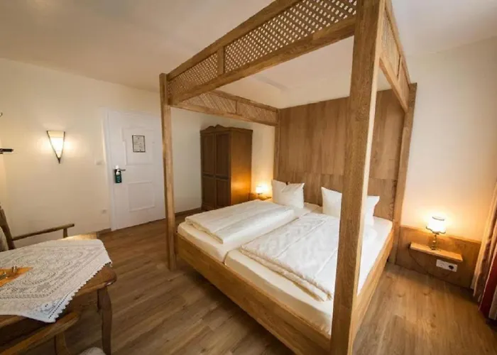 מלון Alte Thorschenke 3*