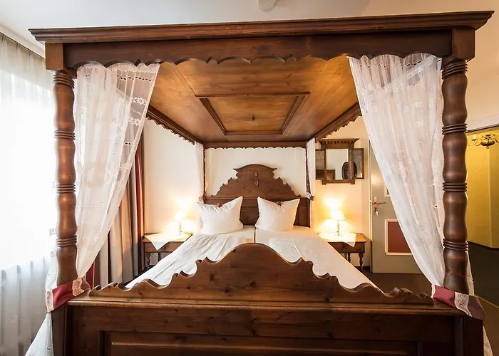 מלון Alte Thorschenke 3*