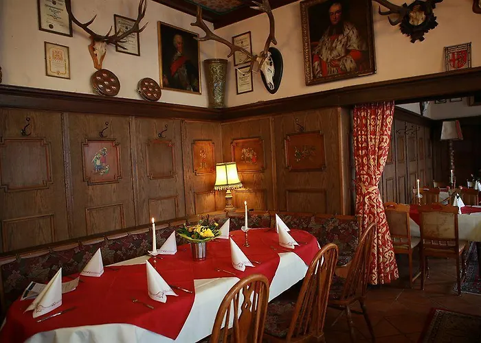 Alte Thorschenke מלון 3*