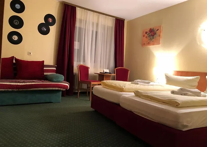 מלון Alte Thorschenke 3*