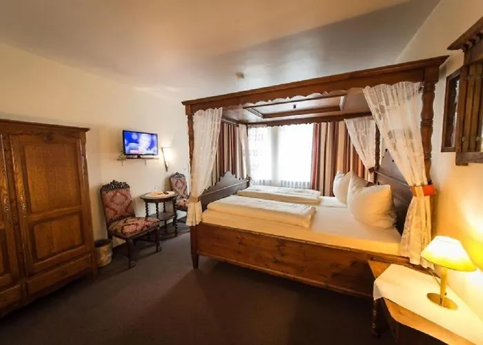 מלון Alte Thorschenke 3*